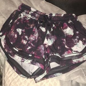 Lululemon Make a Move shorts(similar to hotty hot)